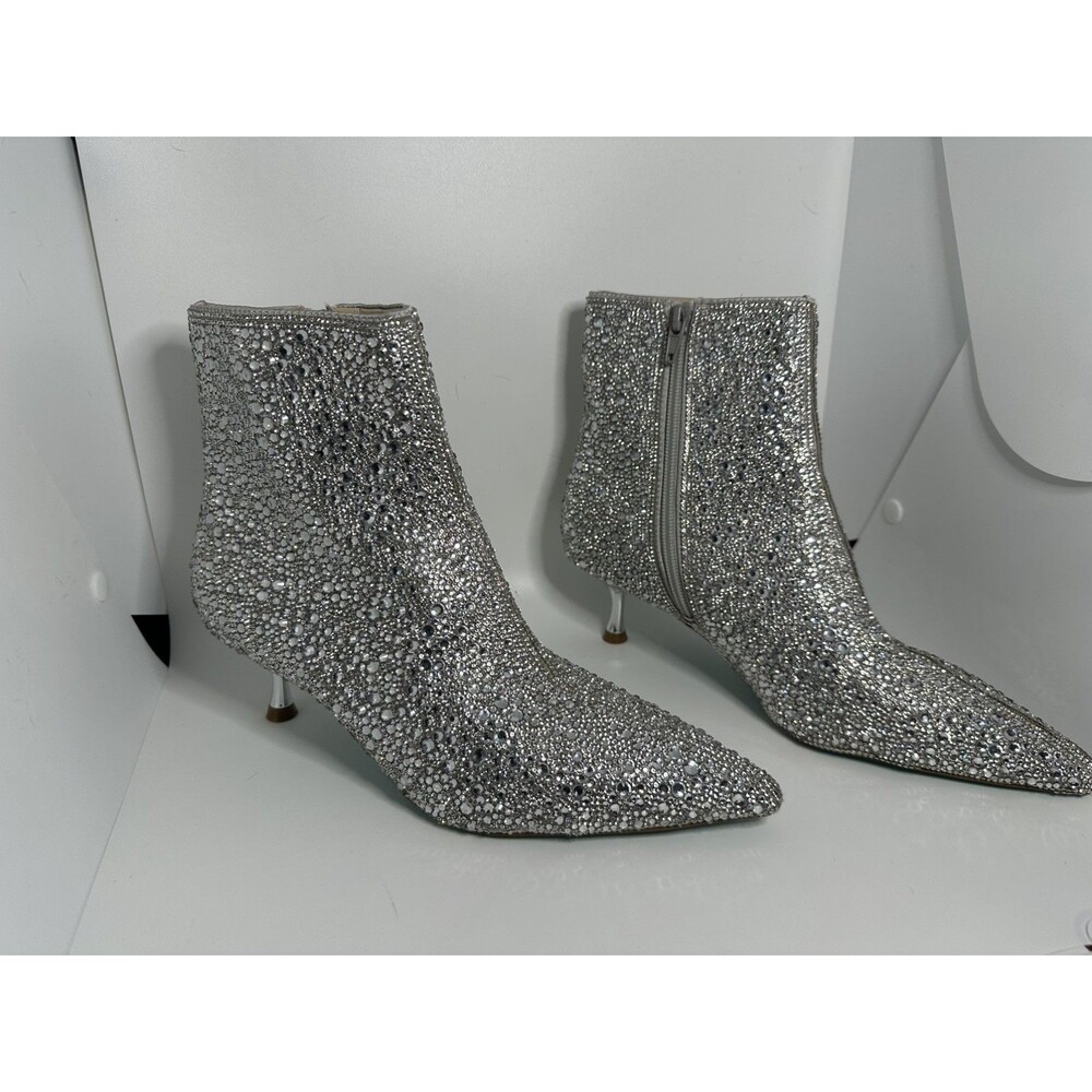 NEW BETSEY JOHNSON WOMEN'S ASH ANKLE BOOTS BOOTIES SILVER RHINESTONE 7.5 2” HEEL